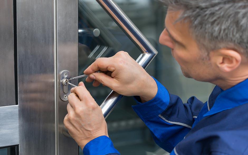 tarifs serrurier ouverture de porte Paris 18